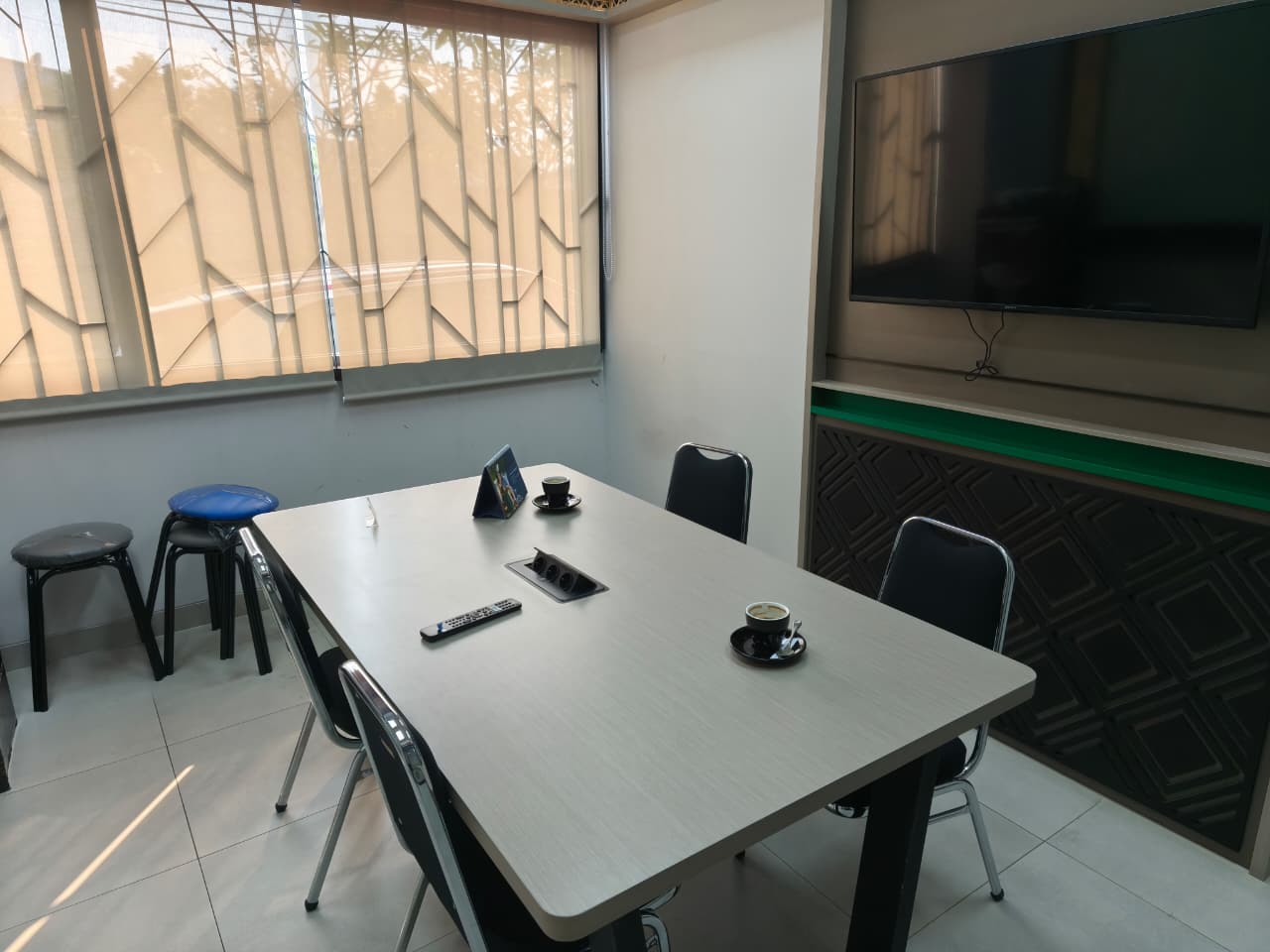 Ruang Meeting Dales