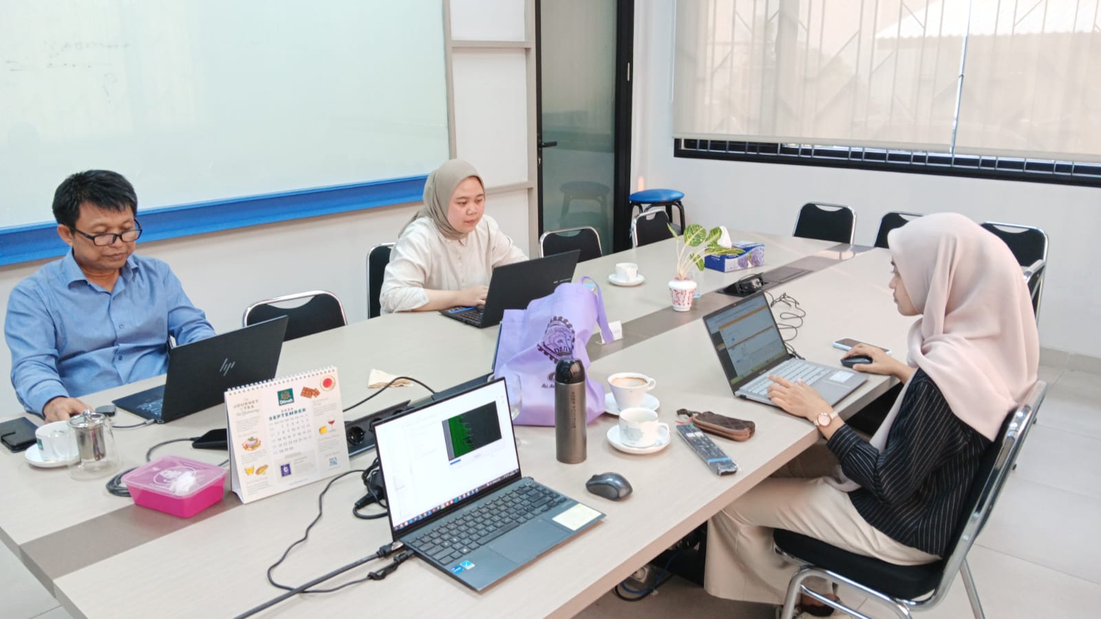 Ruang Meeting Ketobetic